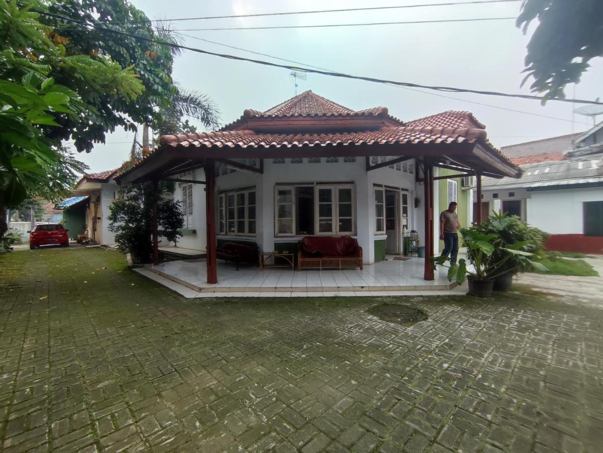 Oyo 90865 Hotel Kusuma Purwakarta การาวัง ภายนอก รูปภาพ