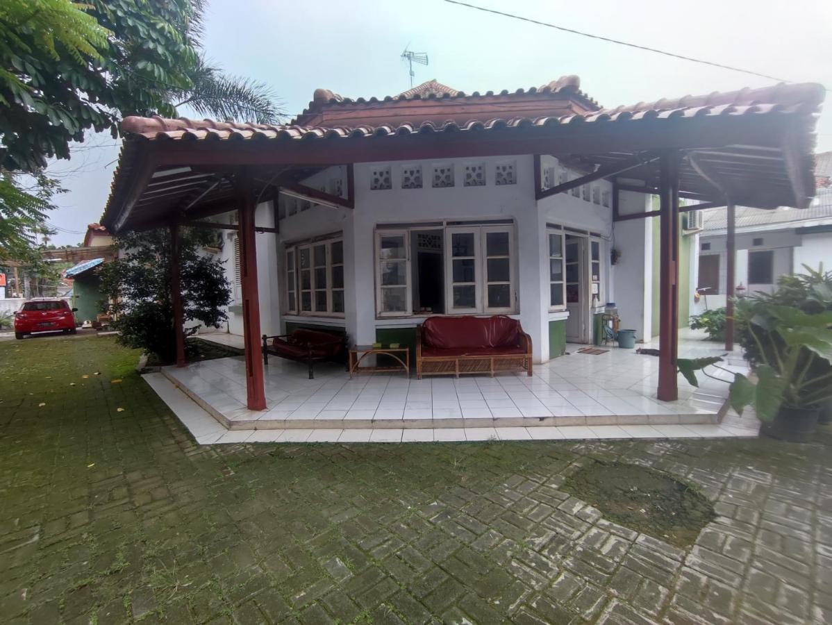 Oyo 90865 Hotel Kusuma Purwakarta การาวัง ภายนอก รูปภาพ