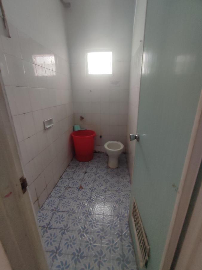 Oyo 90865 Hotel Kusuma Purwakarta การาวัง ภายนอก รูปภาพ