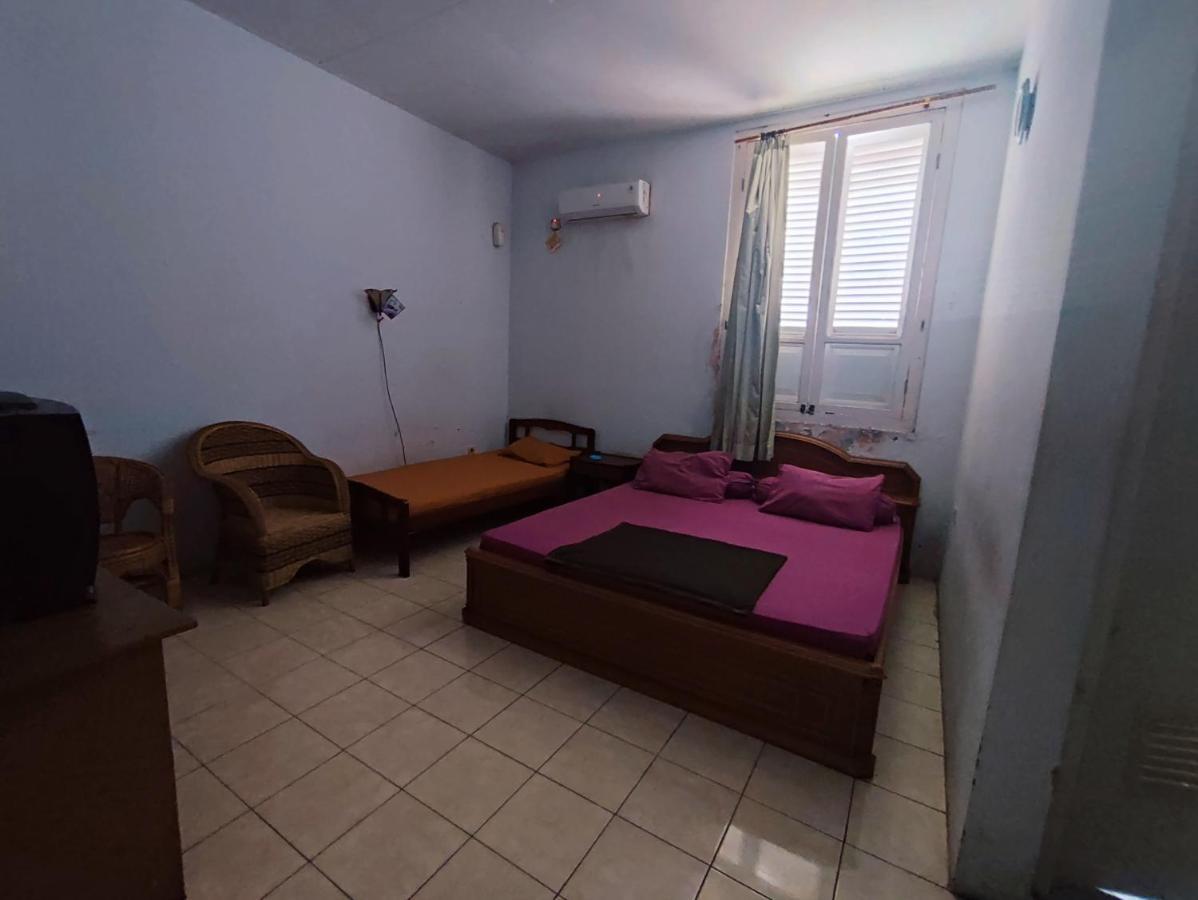 Oyo 90865 Hotel Kusuma Purwakarta การาวัง ภายนอก รูปภาพ