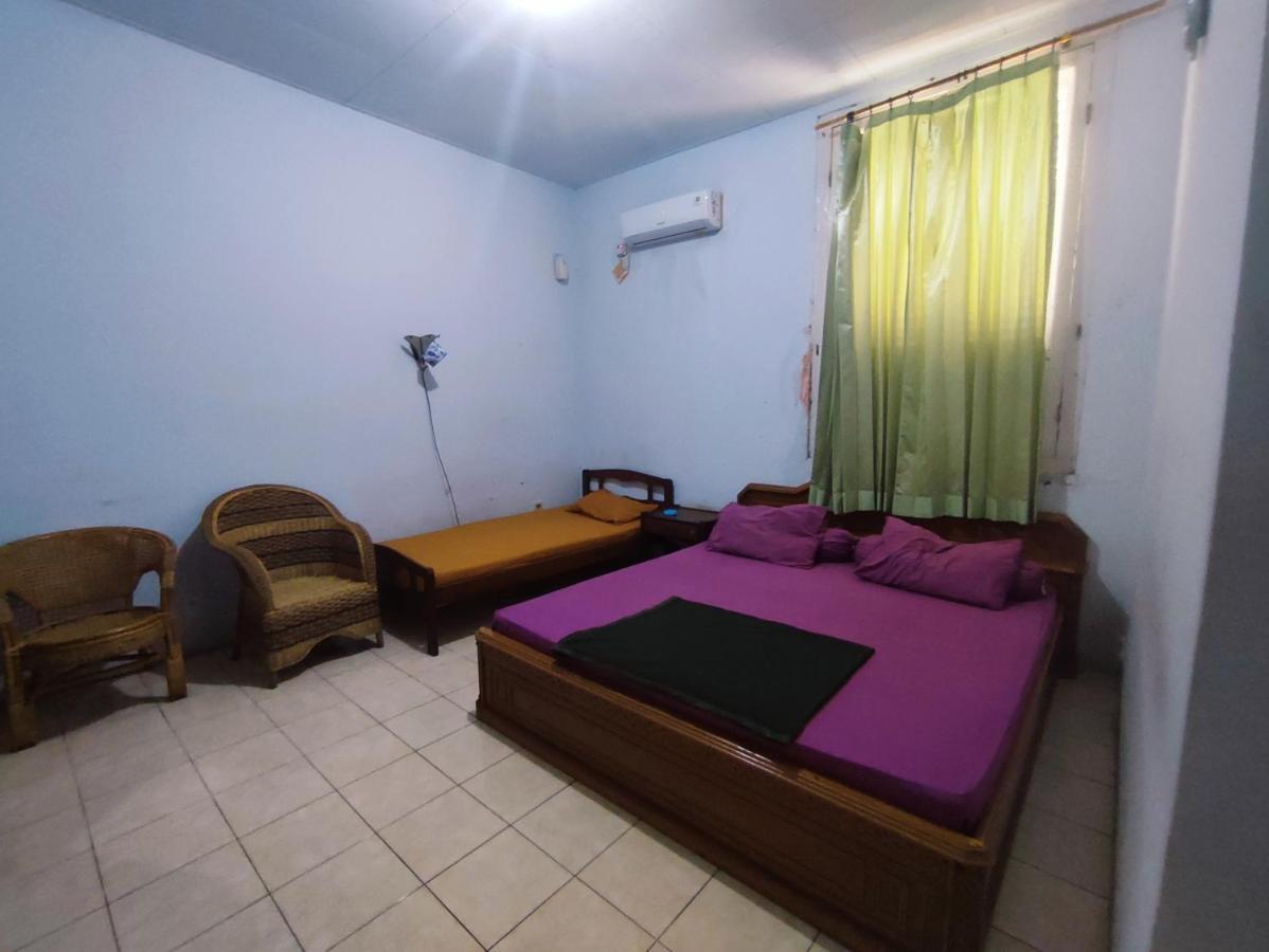 Oyo 90865 Hotel Kusuma Purwakarta การาวัง ภายนอก รูปภาพ